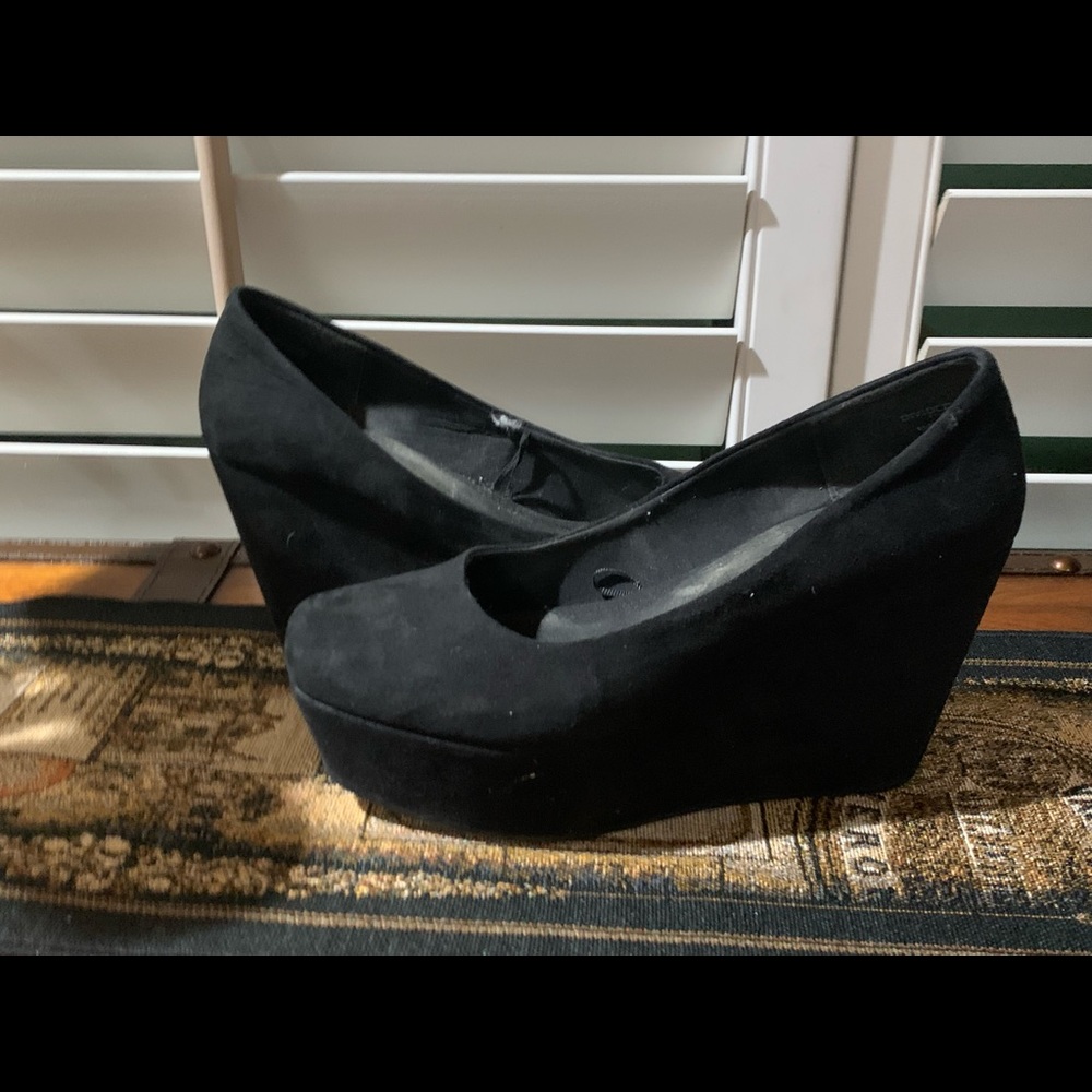 Divided black suede pony heels round toe